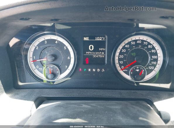 1C6RR6KG7JS256224 2018 RAM 1500 Серый Вид задних сидений