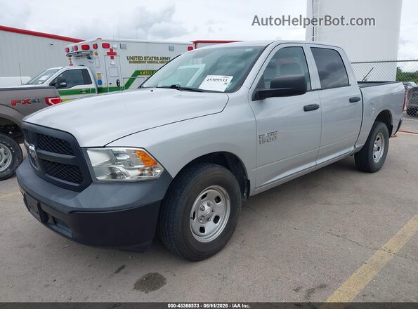 1C6RR6KG7JS303624 2018 RAM 1500 Silver Առջևի ձախ երեք քառորդ տեսարան