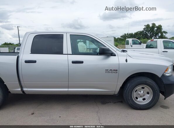 1C6RR6KG7JS303624 2018 RAM 1500 Silver Սալոնի հետևի տեսք