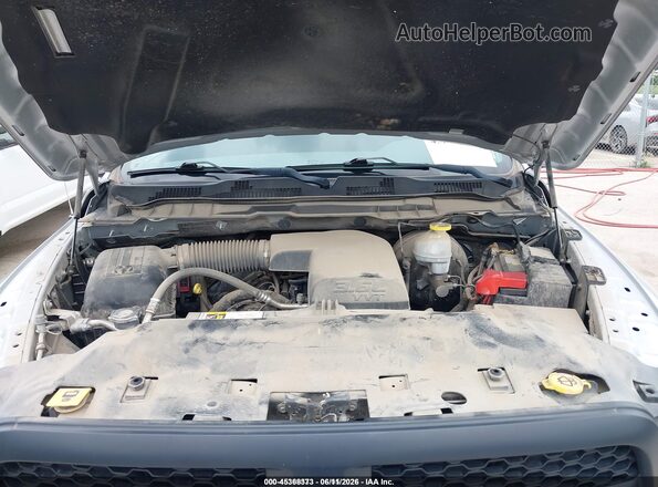 1C6RR6KG7JS303624 2018 RAM 1500 Silver Հետևի տեսք