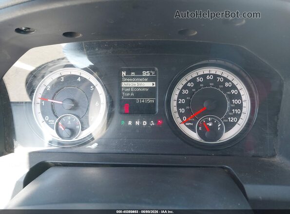 1C6RR6KG7JS347283 2018 RAM 1500 Белый Вид задних сидений