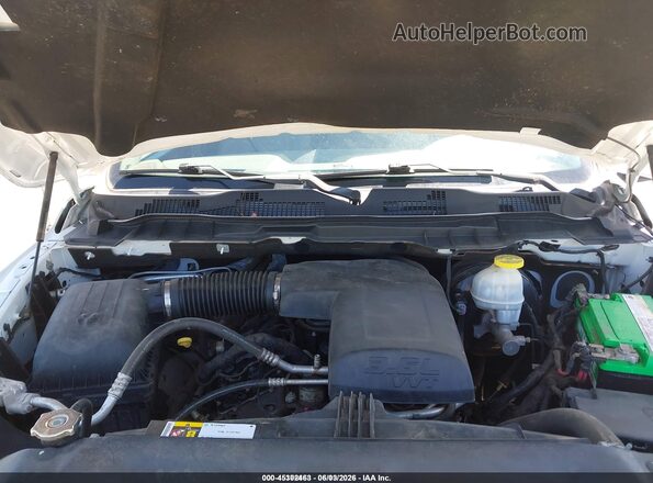 1C6RR6KG7JS347283 2018 RAM 1500 Белый Вид сзади