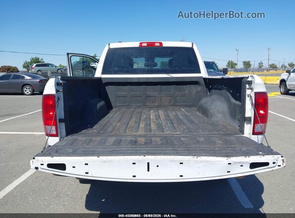 1C6RR6KG7JS347283 2018 RAM 1500 Белый Вид щитка приборов