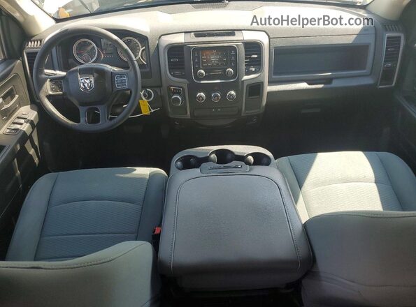 1C6RR6KG8HS615090 2017 RAM 1500 Белый Вид панели приборов
