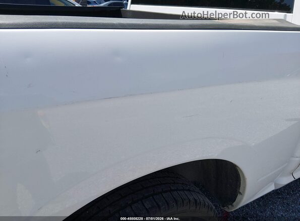 1C6RR6KG8JS298627 2018 RAM 1500 White Դիմացի տեսք