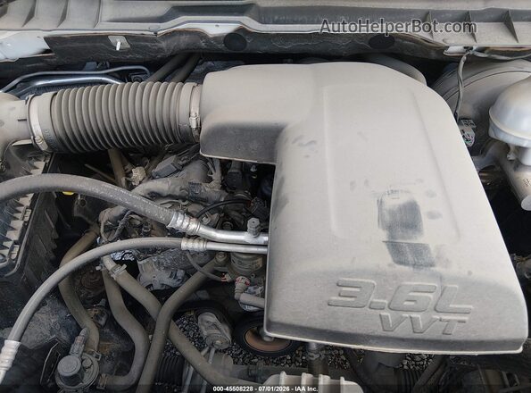 1C6RR6KG8JS298627 2018 RAM 1500 White Հետևի տեսք