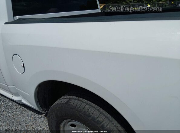 1C6RR6KG8JS298627 2018 RAM 1500 White Սալոնի հետևի տեսք
