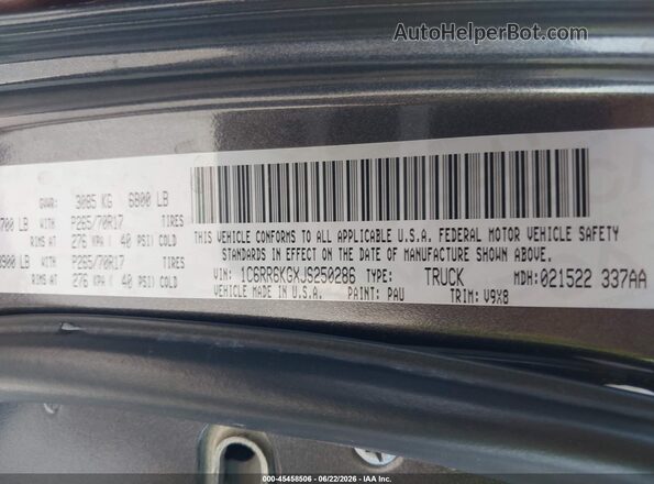 1C6RR6KGXJS250286 2018 RAM 1500 Серый Вид подкапотного пространства