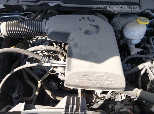 1C6RR6KGXJS298628 2018 RAM 1500 White Widok z tyłu