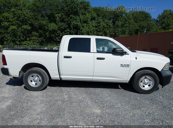 1C6RR6KGXJS298628 2018 RAM 1500 White Widok wnętrza z tyłu