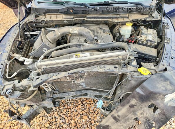 1C6RR6KT5HS598911 2017 RAM 1500 Blue Widok wnętrza z tyłu