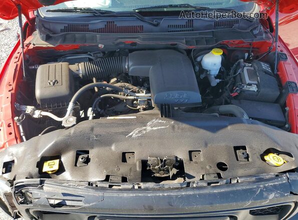 1C6RR6LG9RS128223 2024 RAM 1500 Red Widok wnętrza z tyłu