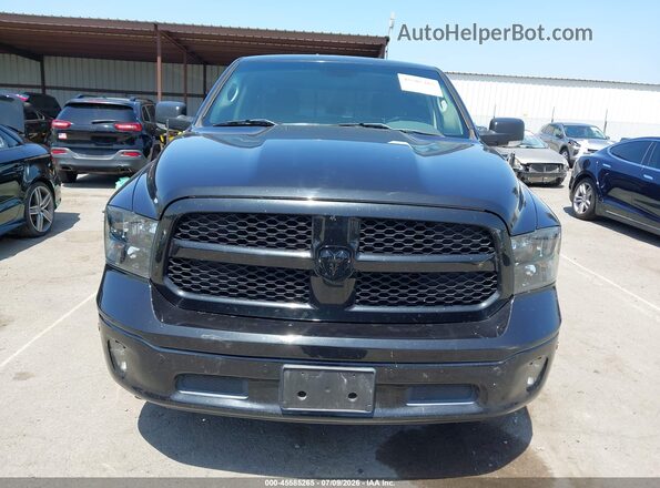 1C6RR6LM0JS354063 2018 RAM 1500 Black Вид щитка приладів