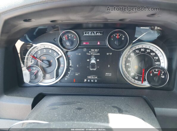1C6RR6LM0JS354063 2018 RAM 1500 Black Вид задніх сидінь
