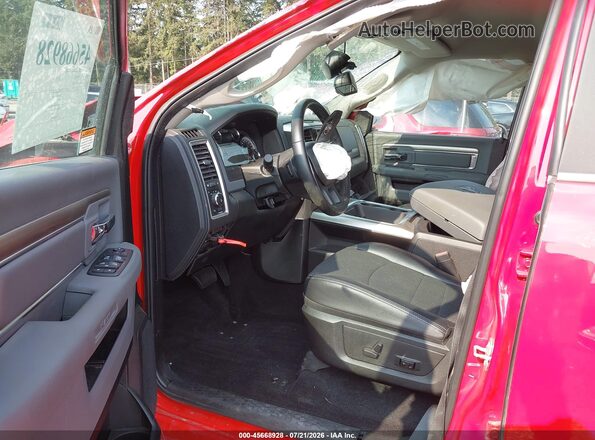 1C6RR6LT1JS127214 2018 RAM 1500 Красный Вид задней части салона