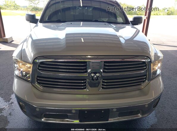 1C6RR6LT1KS538646 2019 RAM 1500 CLASSIC Серебряный Вид спереди