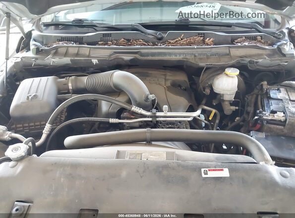 1C6RR6LT1KS538646 2019 RAM 1500 CLASSIC Серебряный Вид сзади