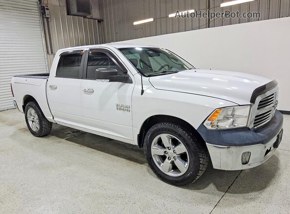 1C6RR6LT4HS500627 2017 RAM 1500 Белый Передняя правая четверть