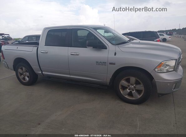 1C6RR6LT5GS381100 2016 RAM 1500 Silver Widok wnętrza z tyłu