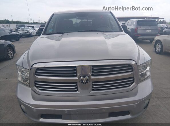 1C6RR6LT5GS381100 2016 RAM 1500 Silver Widok zestawu wskaźników