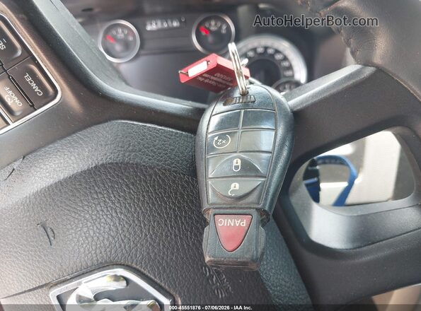 1C6RR6LT5HS752225 2017 RAM 1500 Синий Вид панели приборов