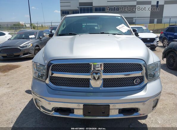 1C6RR6LT5JS244813 2018 RAM 1500 Silver Սարքավորումների վահանակի տեսք