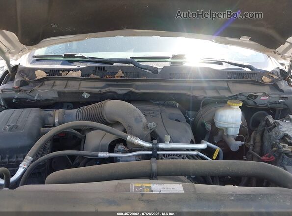 1C6RR6LT5JS244813 2018 RAM 1500 Silver Հետևի տեսք