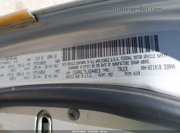 1C6RR6LT5JS244813 2018 RAM 1500 Silver Շարժիչի բաժամունքի տեսք