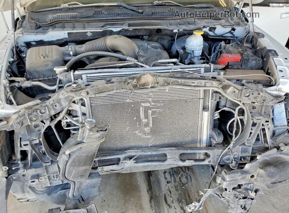 1C6RR6LT5KS529500 2019 RAM 1500 White Rear interior view