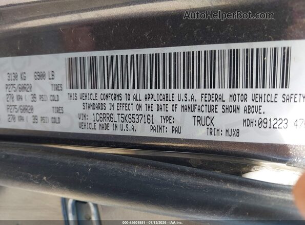 1C6RR6LT5KS537161 2019 RAM 1500 CLASSIC Gray Vista del compartimento del motor