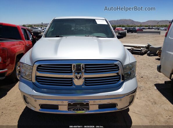 1C6RR6LT7JS275299 2018 RAM 1500 Silver Widok deski rozdzielczej