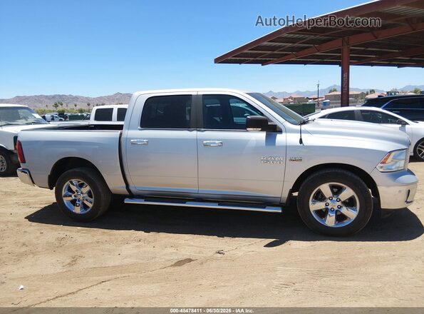 1C6RR6LT7JS275299 2018 RAM 1500 Silver Widok zestawu wskaźników