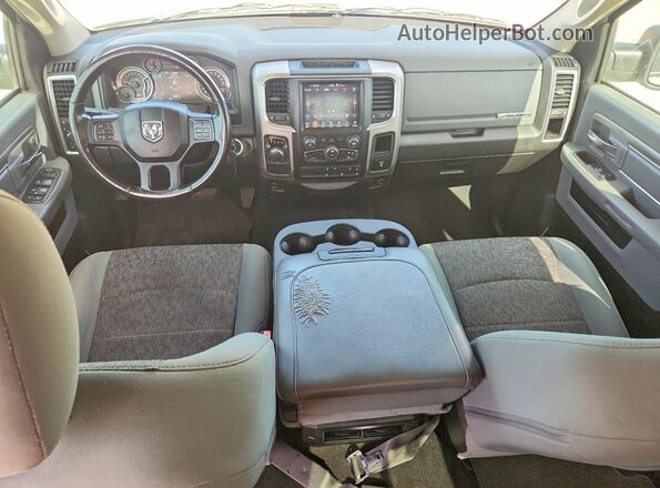 1C6RR6LT7KS554785 2019 RAM 1500 Белый Вид панели приборов