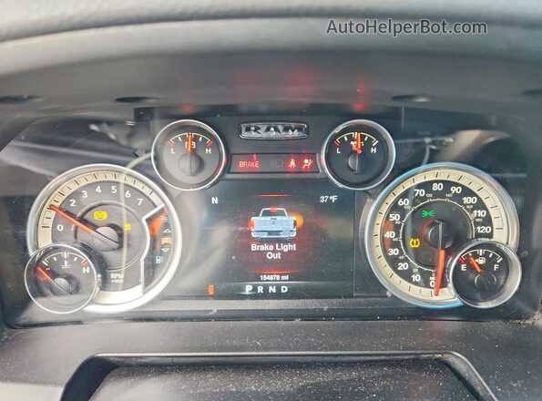 1C6RR6LT9GS148062 2016 RAM 1500 Черный Вид щитка приборов