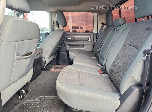 1C6RR6LT9GS148062 2016 RAM 1500 Черный Вид задних сидений