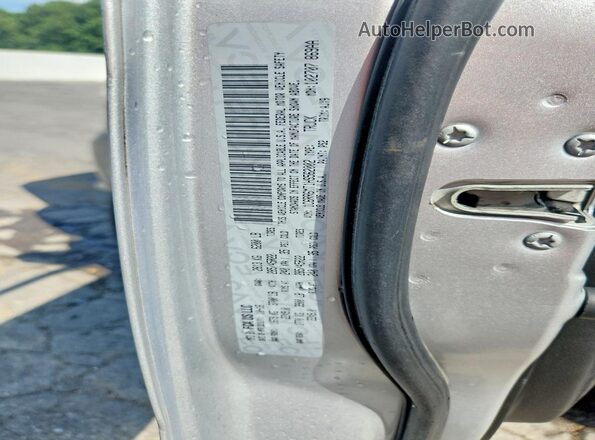 1C6RR6MT1HS562002 2017 RAM 1500 Серебряный Вид подкапотного пространства
