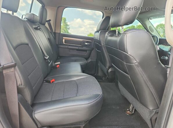 1C6RR6MT1HS562002 2017 RAM 1500 Серебряный Вид задних сидений