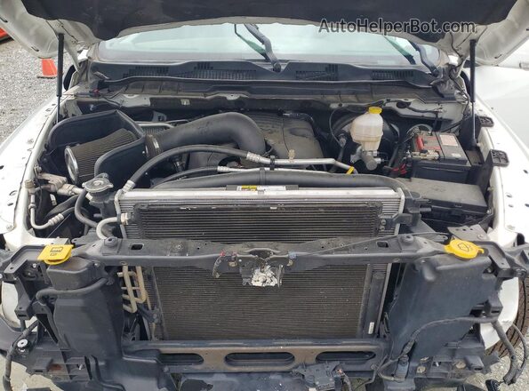 1C6RR6MTXGS405311 2016 RAM 1500 White Rear interior view