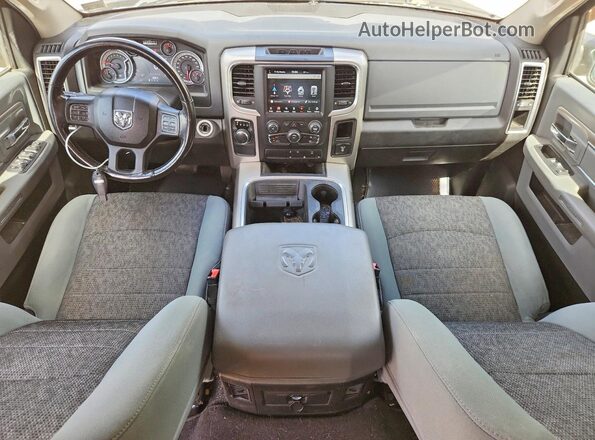 1C6RR6TT0LS135520 2020 RAM 1500 Black Widok deski rozdzielczej