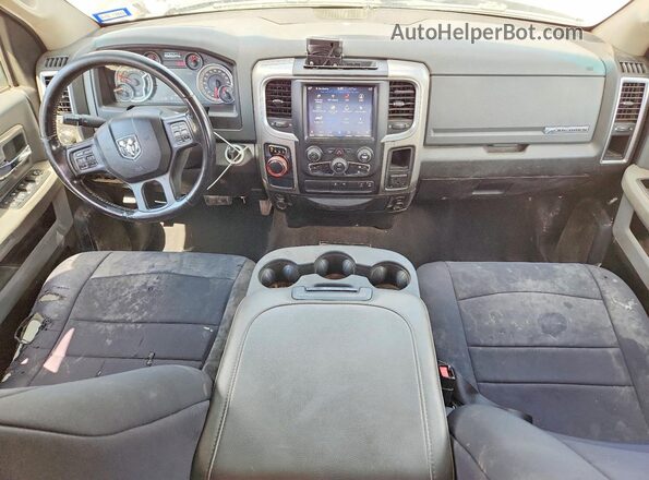 1C6RR6TT2KS562289 2019 RAM 1500 Black Вид панелі приладів