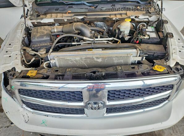 1C6RR6TT8LS119372 2020 RAM 1500 White Vista interior trasera