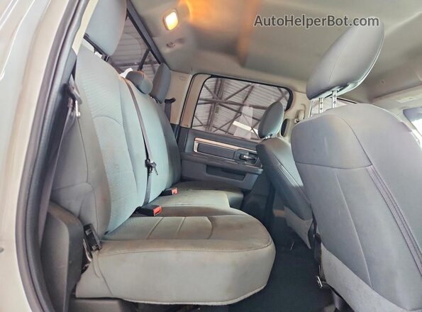 1C6RR6TT8LS119372 2020 RAM 1500 White Vista de los asientos traseros