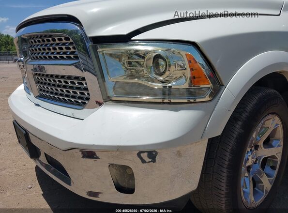 1C6RR6VT1JS131289 2018 RAM 1500 White Front view