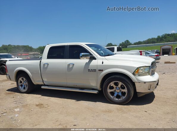 1C6RR6VT1JS131289 2018 RAM 1500 White Rear interior view