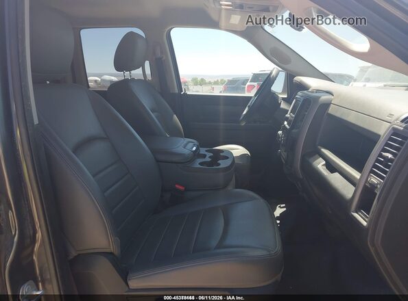1C6RR7FG0HS605671 2017 RAM 1500 Черный Вид салона спереди