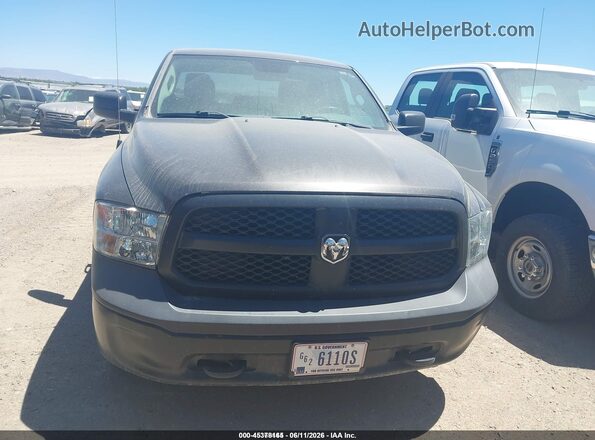 1C6RR7FG0HS605671 2017 RAM 1500 Черный Вид щитка приборов