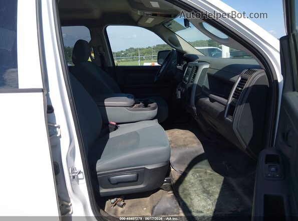 1C6RR7FG0HS610319 2017 RAM 1500 White Vista interior delantera