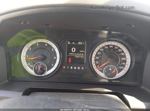 1C6RR7FG0HS610319 2017 RAM 1500 White Vista de los asientos traseros