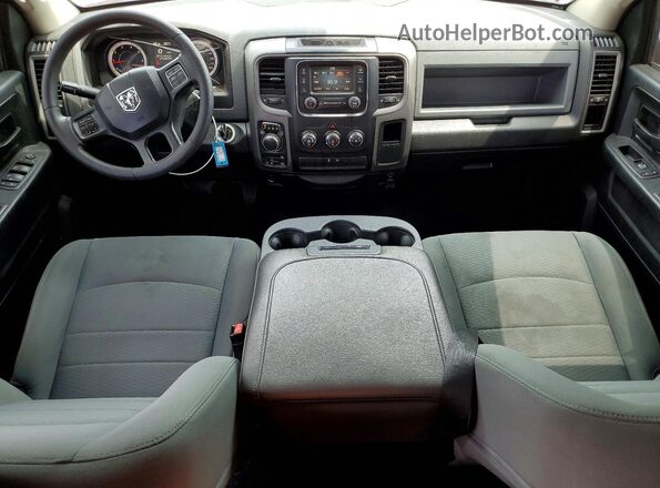 1C6RR7FG0JS198425 2018 RAM 1500 Red Vista del salpicadero