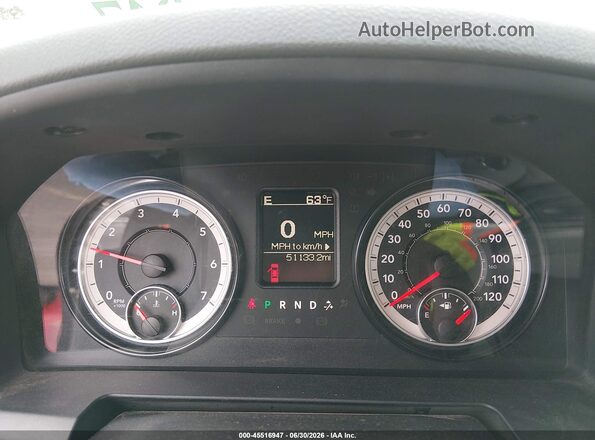 1C6RR7FG1GS395998 2016 RAM 1500 Серебряный Вид задних сидений